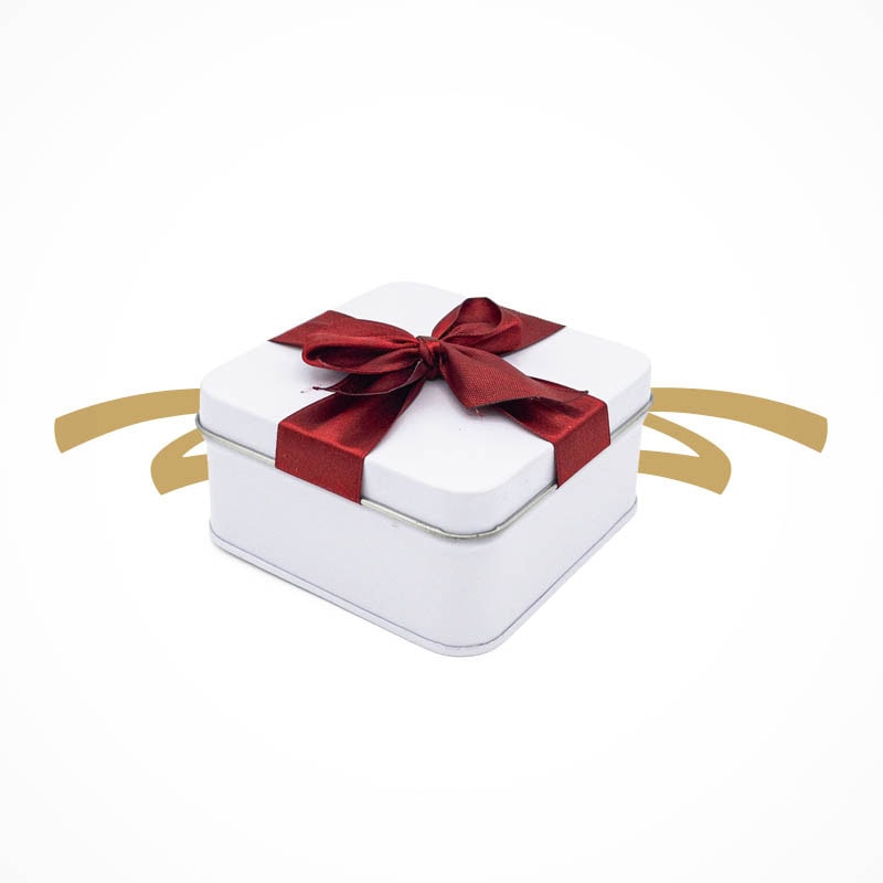 Geschenkdose_weiß_mit_roter_Schleife